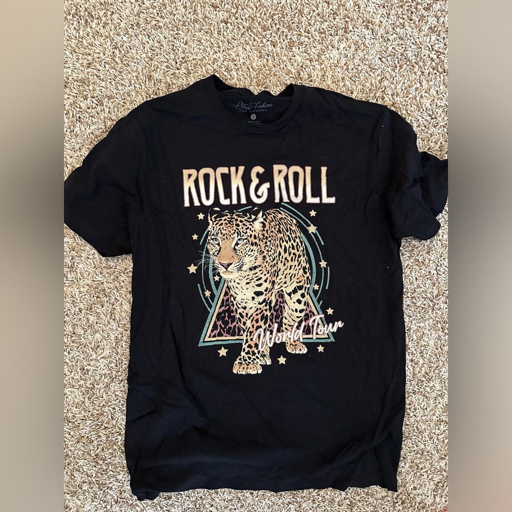 Rock and roll band tee with tiger
